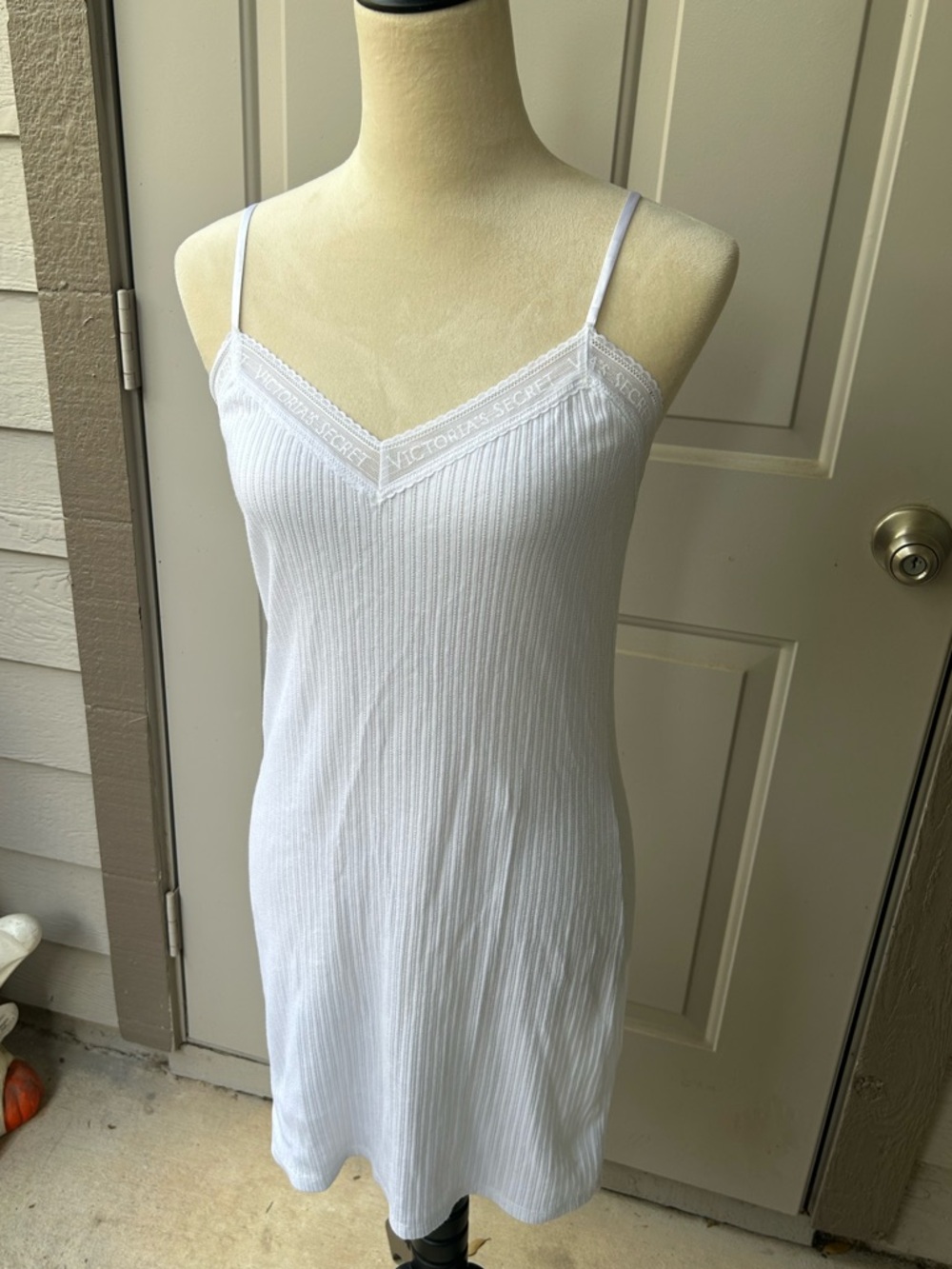 SOLD Victoria’s Secret Sleep Dress - Picture 3 of 5